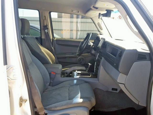 1J8HH48K06C349250 - 2006 JEEP COMMANDER WHITE photo 5
