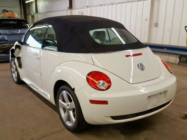 3VWFG31YX7M410420 - 2007 VOLKSWAGEN NEW BEETLE WHITE photo 3