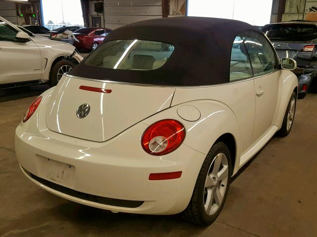 3VWFG31YX7M410420 - 2007 VOLKSWAGEN NEW BEETLE WHITE photo 4