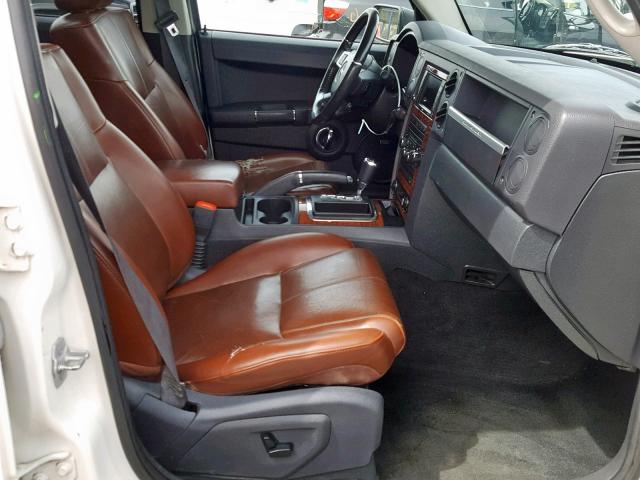 1J8HH58208C117076 - 2008 JEEP COMMANDER WHITE photo 5