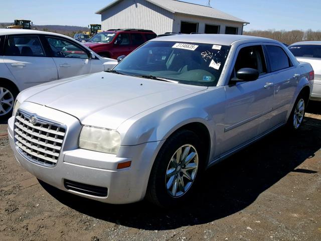 2C3KA43R97H704182 - 2007 CHRYSLER 300 SILVER photo 2