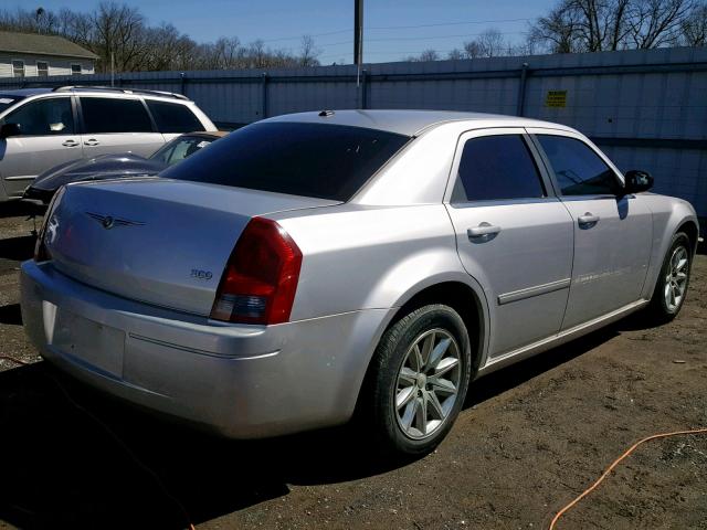 2C3KA43R97H704182 - 2007 CHRYSLER 300 SILVER photo 4