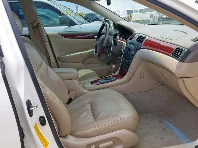 JTHBF30G720076323 - 2002 LEXUS ES 300 WHITE photo 5