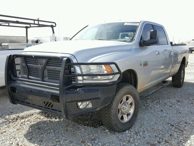 3D73Y3CL2BG517981 - 2011 DODGE RAM 3500 SILVER photo 2