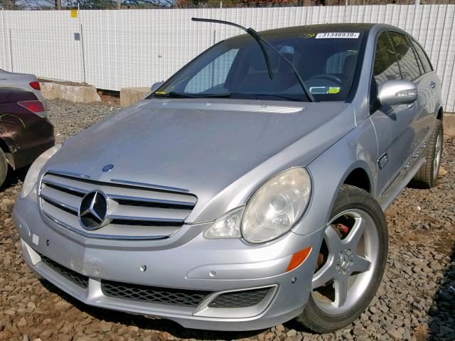 4JGCB22E77A044573 - 2007 MERCEDES-BENZ R 320 CDI SILVER photo 2