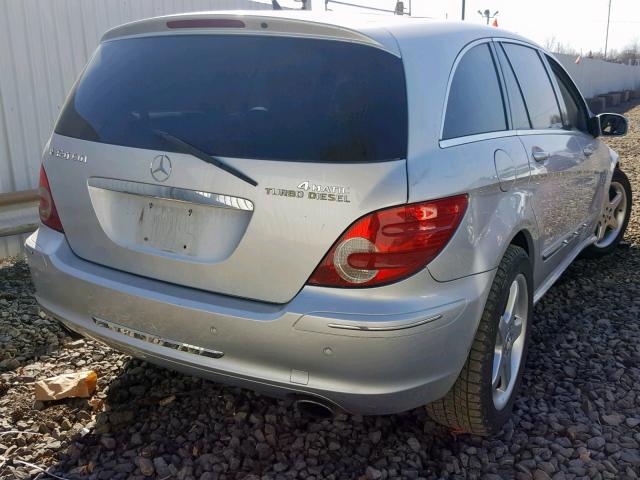 4JGCB22E77A044573 - 2007 MERCEDES-BENZ R 320 CDI SILVER photo 4