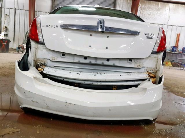 1LNHM94R29G613709 - 2009 LINCOLN MKS WHITE photo 9