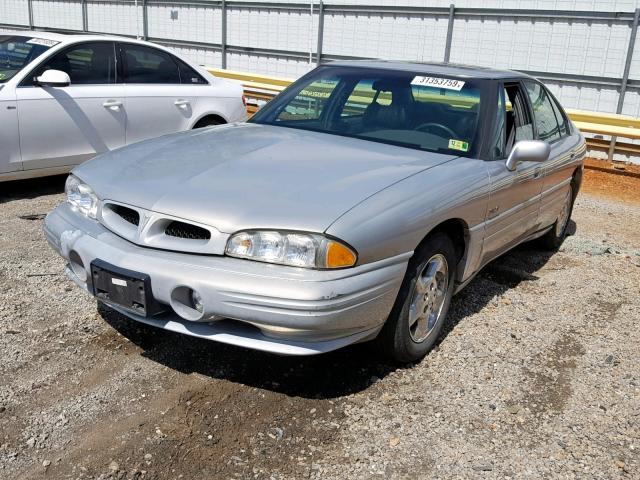 1G2HX52K6WH226018 - 1998 PONTIAC BONNEVILLE SILVER photo 2