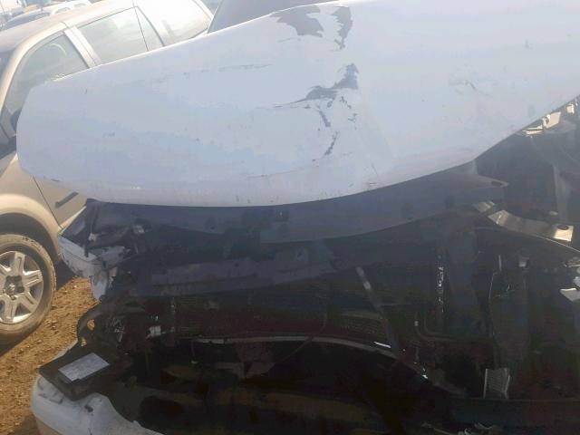 1GKEK13T65J157615 - 2005 GMC YUKON WHITE photo 7