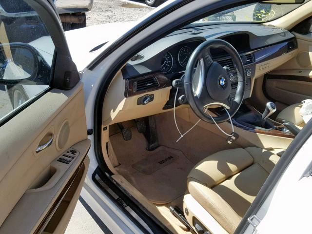 WBAPL33599A515842 - 2009 BMW 335 XI WHITE photo 9