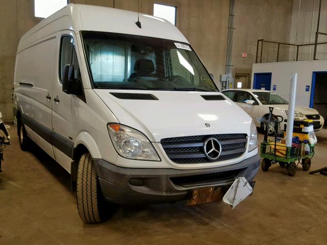 WD3PE8CB4B5577366 - 2011 MERCEDES-BENZ SPRINTER 2 WHITE photo 1