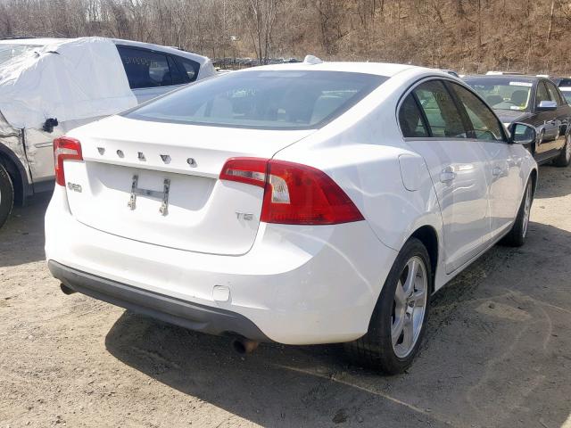 YV1622FS4C2029349 - 2012 VOLVO S60 T5 WHITE photo 4