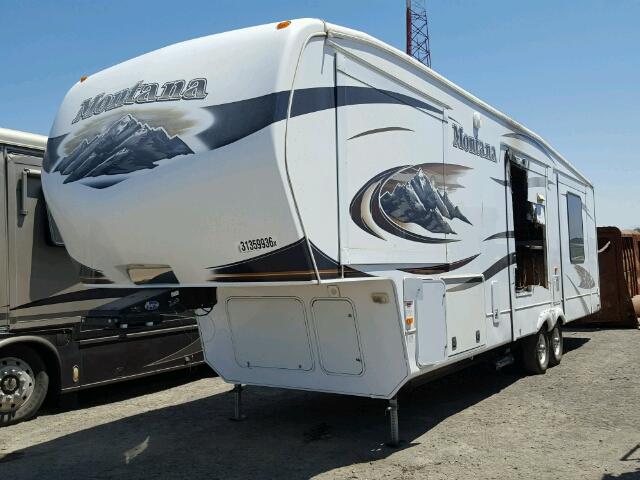 4YDF36620B4701093 - 2011 KEYSTONE MONTANA WHITE photo 2