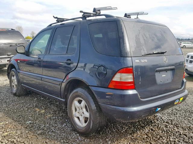 4JGAB54E41A233968 - 2001 MERCEDES-BENZ ML 320 BLUE photo 3