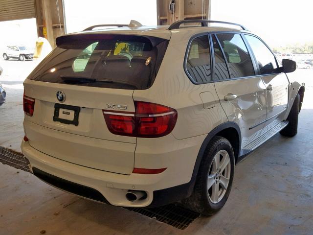5UXZW0C51CL666802 - 2012 BMW X5 XDRIVE3 WHITE photo 4