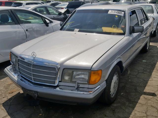 WDBCA25D3LA514603 - 1990 MERCEDES-BENZ 300 SEL SILVER photo 2