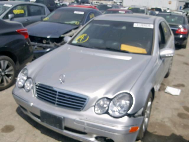 WDBRF61JX5F580070 - 2005 MERCEDES-BENZ C 240 SILVER photo 2