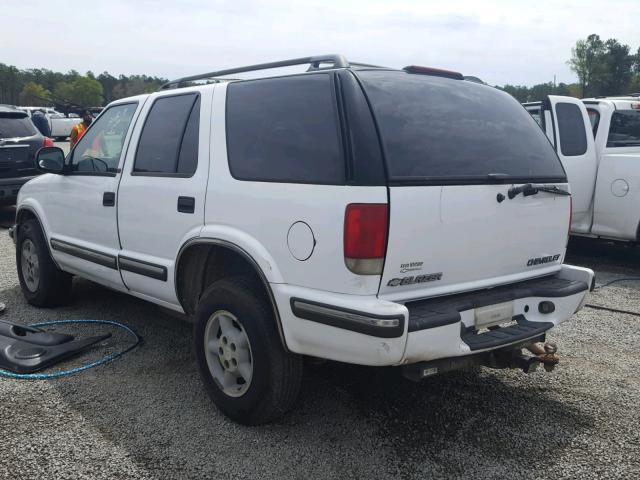 1GNDT13W6WK187084 - 1998 CHEVROLET BLAZER WHITE photo 3