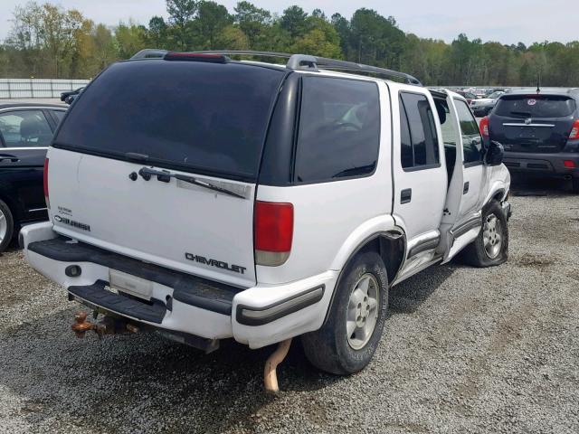 1GNDT13W6WK187084 - 1998 CHEVROLET BLAZER WHITE photo 4