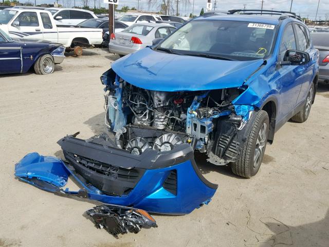 JTMZFREV5JJ184295 - 2018 TOYOTA RAV4 LE BLUE photo 2