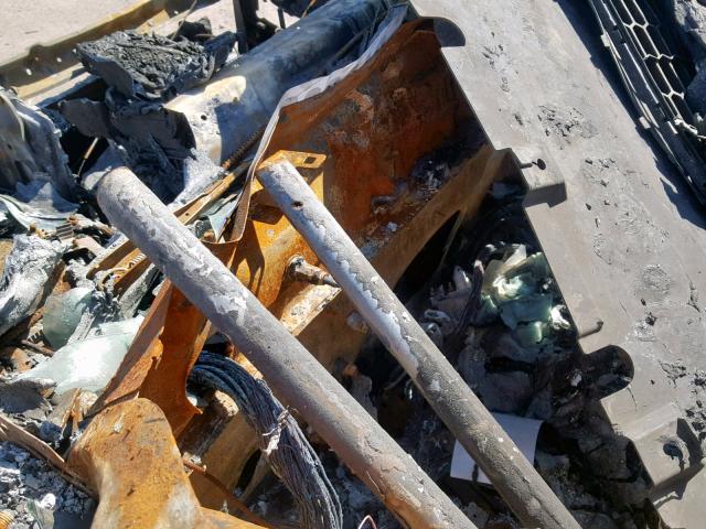 ZACCJBAB7JPH29288 - 2018 JEEP RENEGADE S BURN photo 8