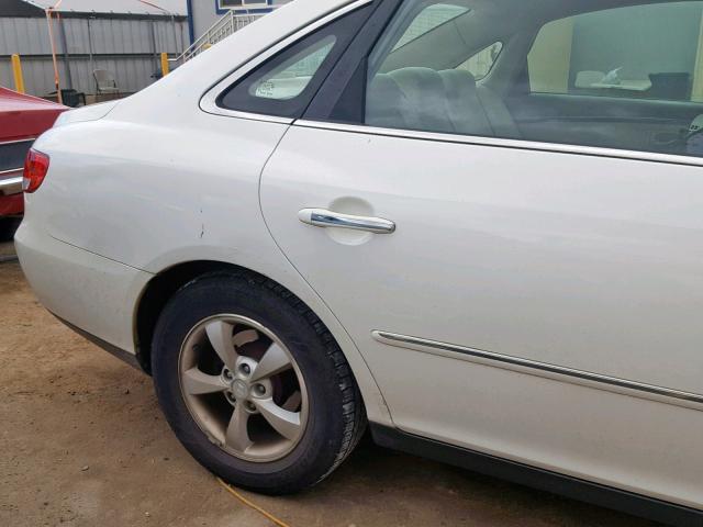 KMHFC46F56A071911 - 2006 HYUNDAI AZERA SE WHITE photo 9