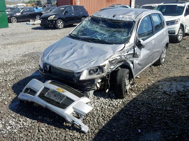 KL1TD66E29B351234 - 2009 CHEVROLET AVEO LS SILVER photo 2