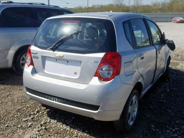 KL1TD66E29B351234 - 2009 CHEVROLET AVEO LS SILVER photo 4