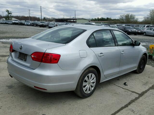 3VW1K7AJ8EM401358 - 2014 VOLKSWAGEN JETTA BASE SILVER photo 4