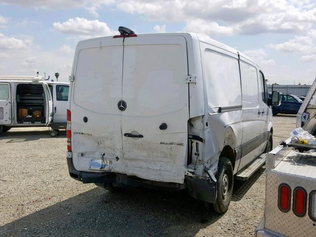 WD3PE7CC2E5839926 - 2014 MERCEDES-BENZ SPRINTER WHITE photo 4