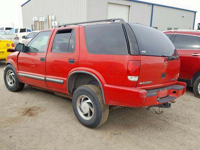 1GNDT13W612161495 - 2001 CHEVROLET BLAZER RED photo 3