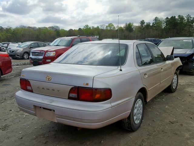 4T1BG12K9TU727039 - 1996 TOYOTA CAMRY DX GOLD photo 4