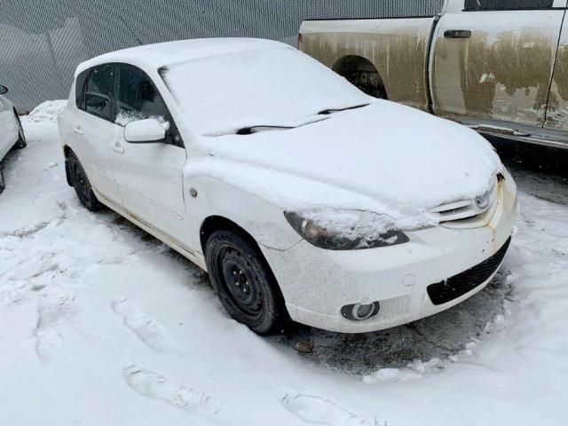 JM1BK143761467707 - 2006 MAZDA 3 HATCHBAC WHITE photo 1