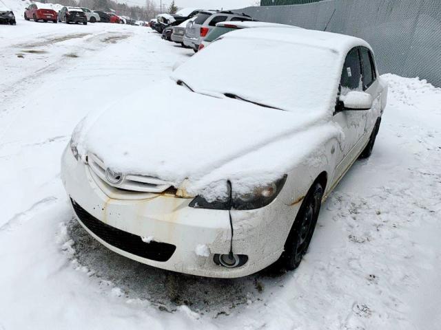 JM1BK143761467707 - 2006 MAZDA 3 HATCHBAC WHITE photo 2