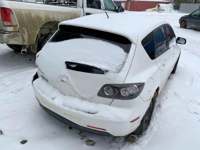 JM1BK143761467707 - 2006 MAZDA 3 HATCHBAC WHITE photo 4