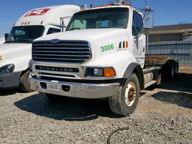 2FZHAZAS72AJ58916 - 2002 STERLING TRUCK LT 9500 WHITE photo 2