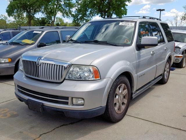 5LMFU27535LJ19512 - 2005 LINCOLN NAVIGATOR SILVER photo 2