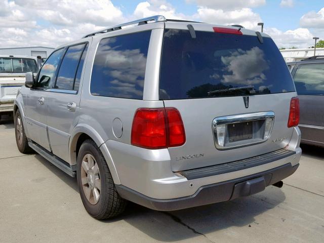 5LMFU27535LJ19512 - 2005 LINCOLN NAVIGATOR SILVER photo 3