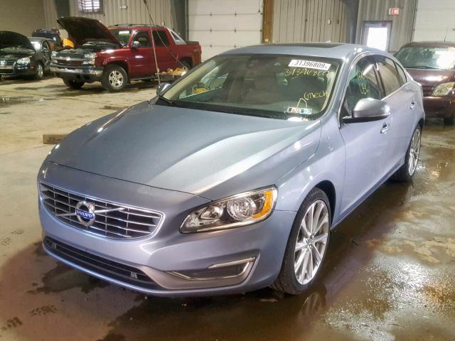 LYV402TKXJB165682 - 2018 VOLVO S60 PREMIE BLUE photo 2