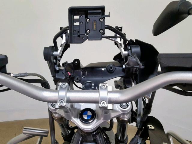 WB10A1201GZ665296 - 2016 BMW R1200 GS A GRAY photo 17