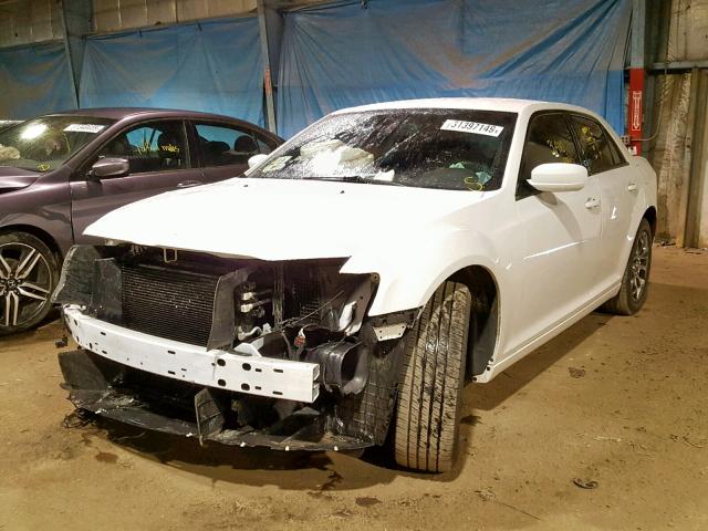 2C3CCAGG7GH253226 - 2016 CHRYSLER 300 S WHITE photo 2