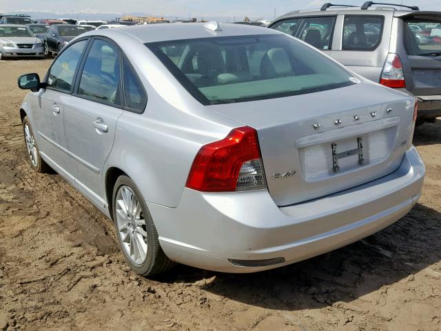 YV1382MS2A2496058 - 2010 VOLVO S40 2.4I GRAY photo 3