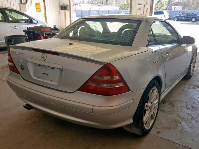 WDBKK65F94F305050 - 2004 MERCEDES-BENZ SLK 320 SILVER photo 4