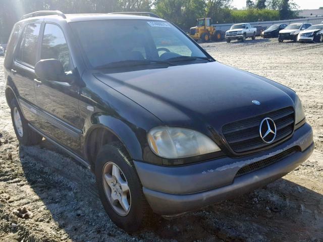 4JGAB54EXWA017985 - 1998 MERCEDES-BENZ ML 320 BLACK photo 1