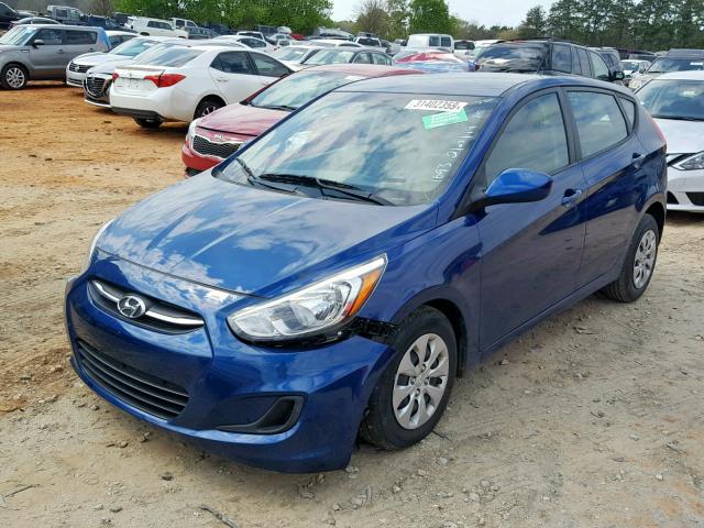 KMHCT5AE6HU331693 - 2017 HYUNDAI ACCENT SE BLUE photo 2