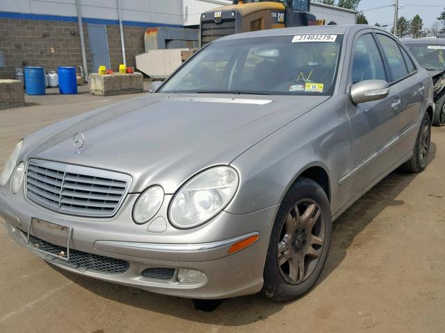 WDBUF65J93A130022 - 2003 MERCEDES-BENZ E 320 GRAY photo 2