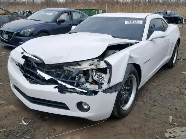 2G1FA1E39C9132421 - 2012 CHEVROLET CAMARO LS WHITE photo 2