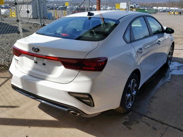 3KPF24AD2KE030298 - 2019 KIA FORTE FE WHITE photo 4