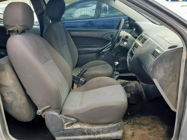 1FAFP31N07W294708 - 2007 FORD FOCUS ZX3 SILVER photo 5