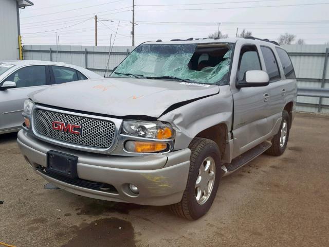 1GKEK63U65J217009 - 2005 GMC YUKON DENA SILVER photo 2